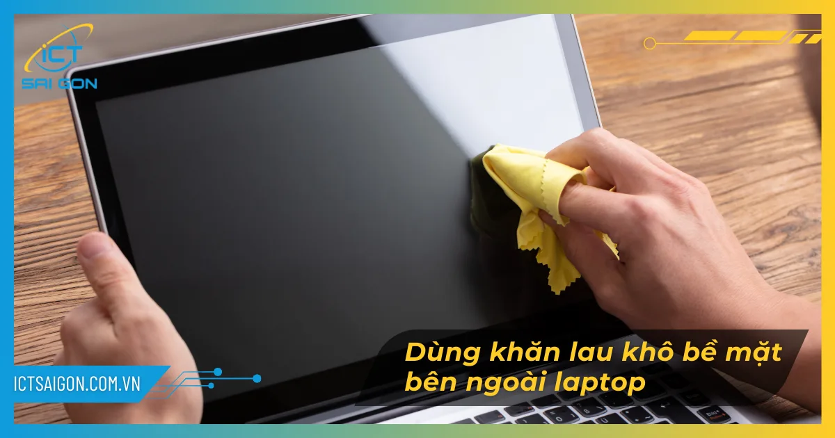 man-hinh-laptop-bi-vo-nuoc-4