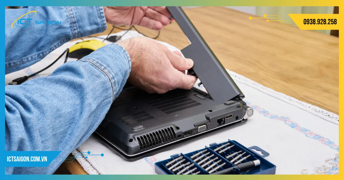 chi-phi-thay-pin-laptop