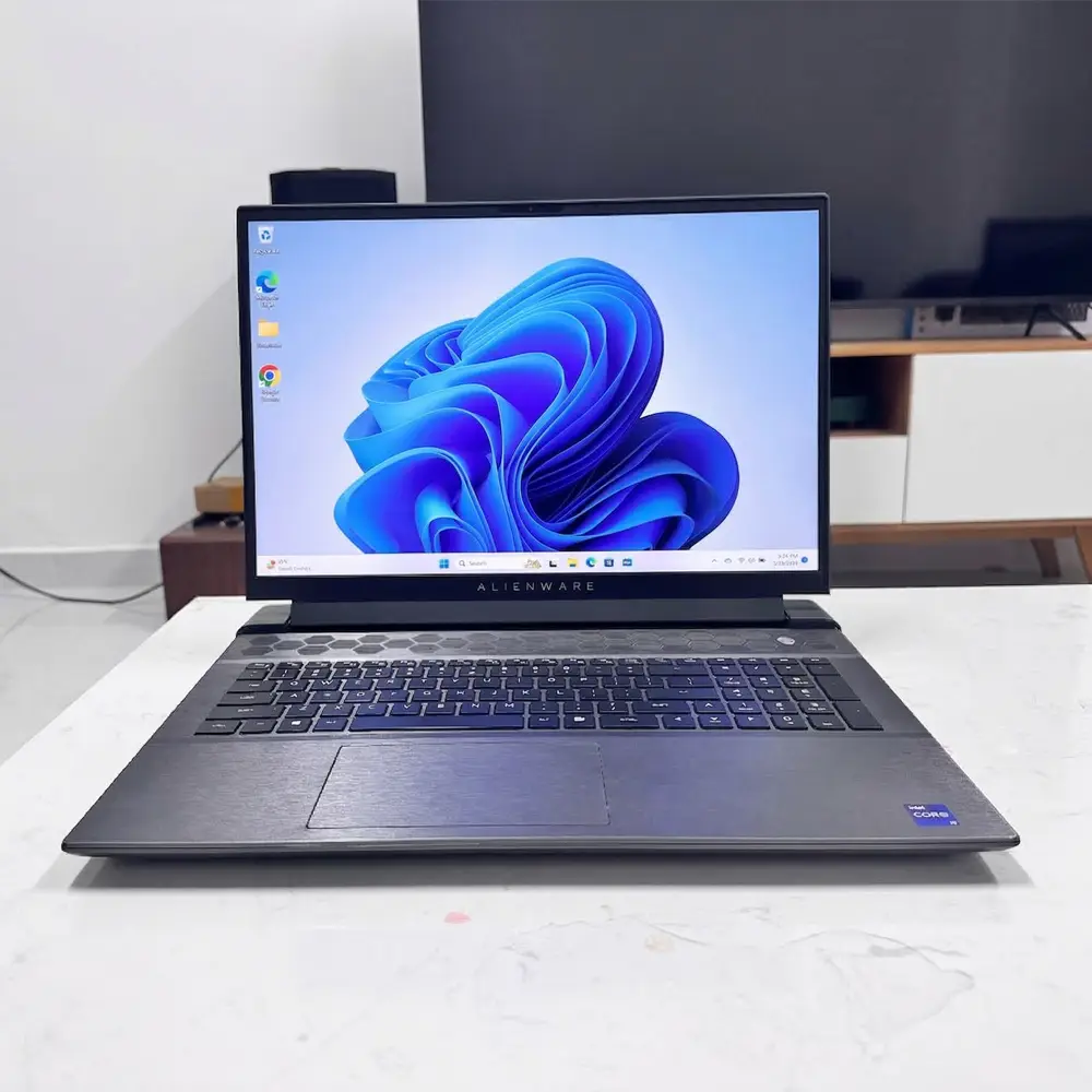 Cho thuê laptop Dell Alienware M18 R2 Core I9-14900HX/ Ram 32GB RAM/ SSD 1TB/ VGA 4070 8GB/ LCD 18.0″QHD 165Hz