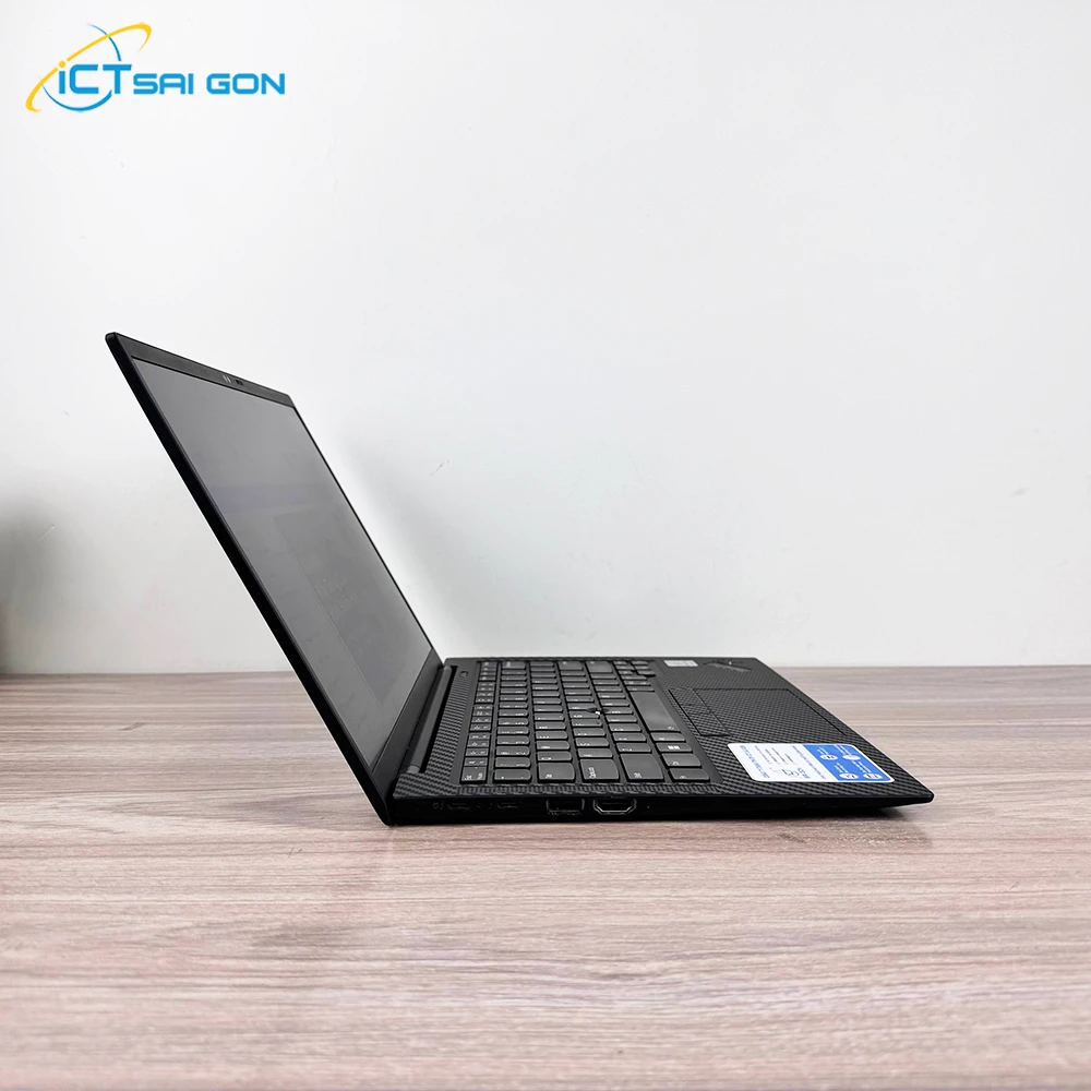 Laptop cũ Lenovo ThinkPad X1 Carbon Gen9/ Core i7 1165G7/ RAM 16GB/ SSD 256GB/ LCD 14-inch FHD/ Sạc