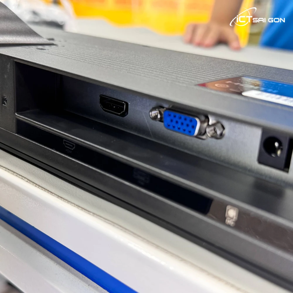 Màn hình SSTC V2410 LCD 23.8 inch FHD (1920x1080) / VA WLED / 100Hz/ 200Nits