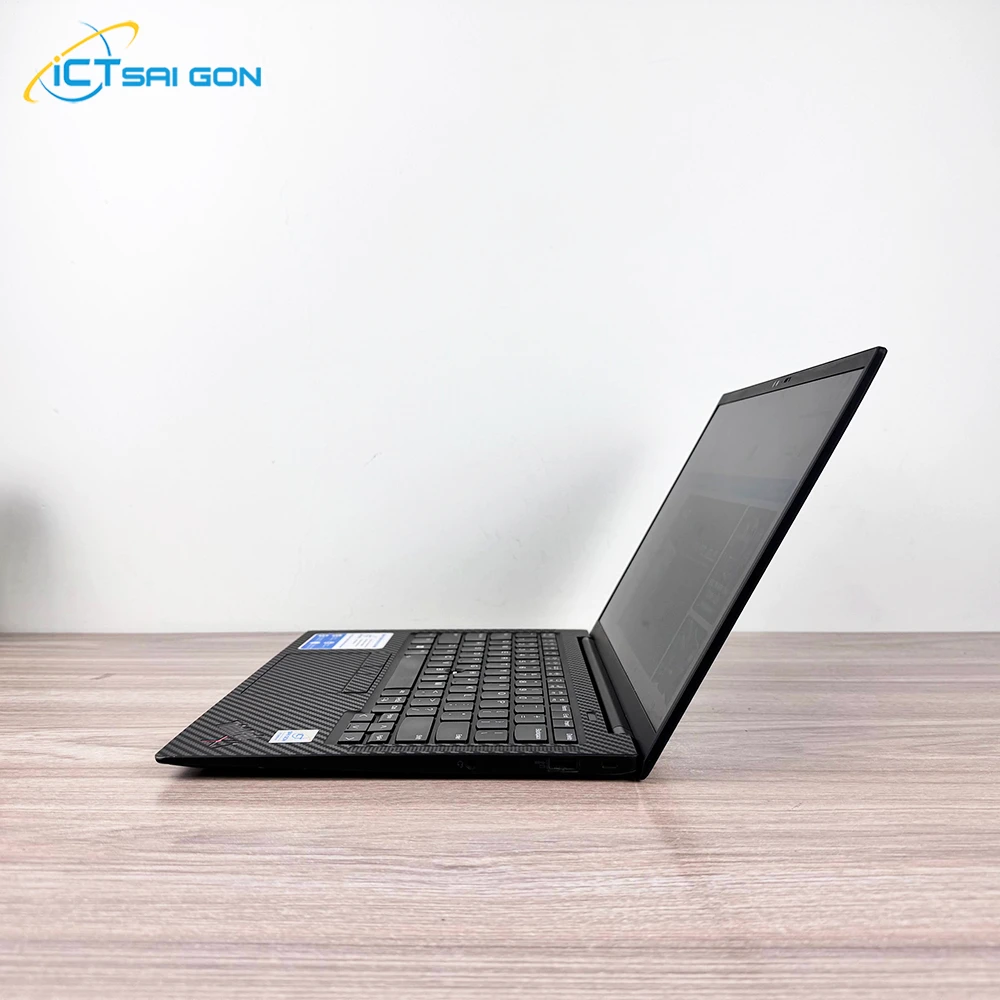 Laptop cũ Lenovo ThinkPad X1 Carbon Gen9/ Core i7 1165G7/ RAM 16GB/ SSD 256GB/ LCD 14-inch FHD/ Sạc