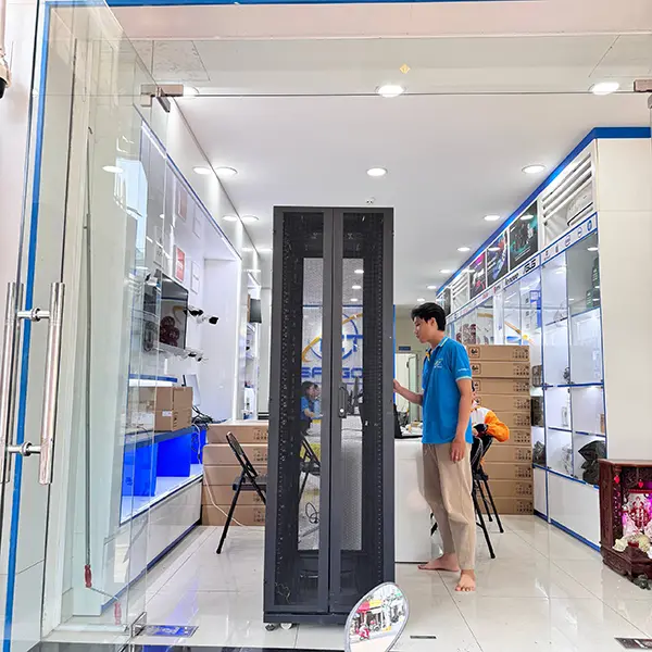 Thanh lý tủ rack 42U - Kích thước: Cao ~2m, Rộng 60cm, Sâu 1m  (Vietrack )