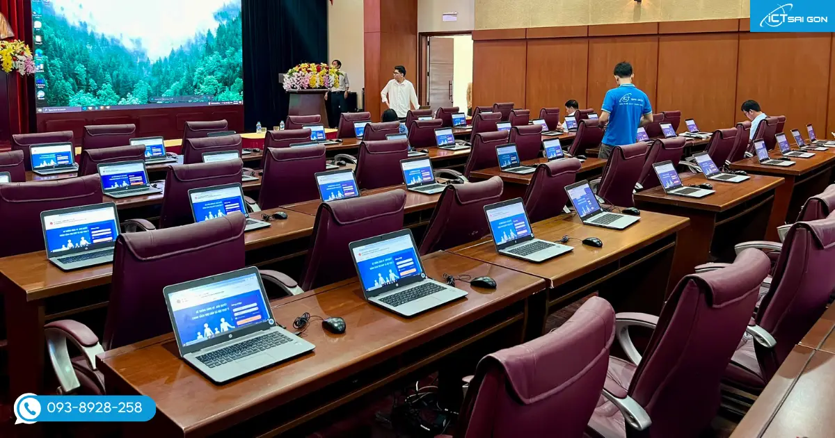thue-laptop-to-chuc-su-kien-2