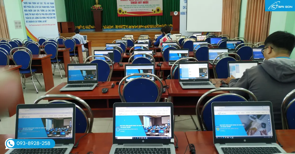 thue-laptop-to-chuc-su-kien-3